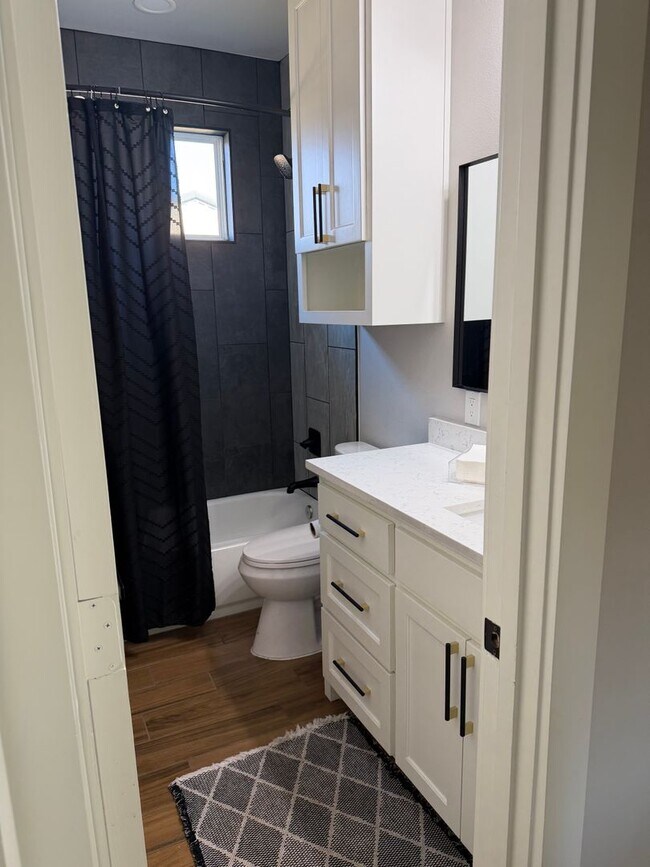 Building Photo - 9814 Angel Bend