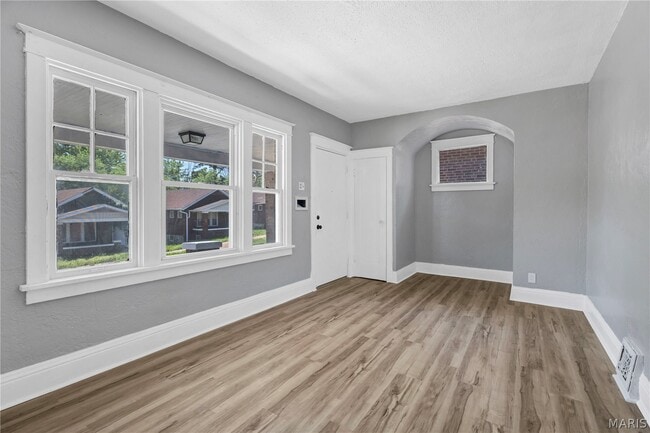 Building Photo - 5721 Floy Ave