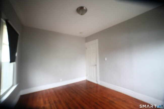 Building Photo - 36 Cassius St