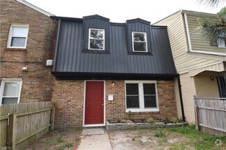 Building Photo - 627 Red Horse Ln