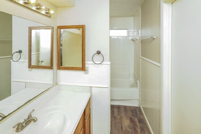 Building Photo - 19834 Packwood Dr