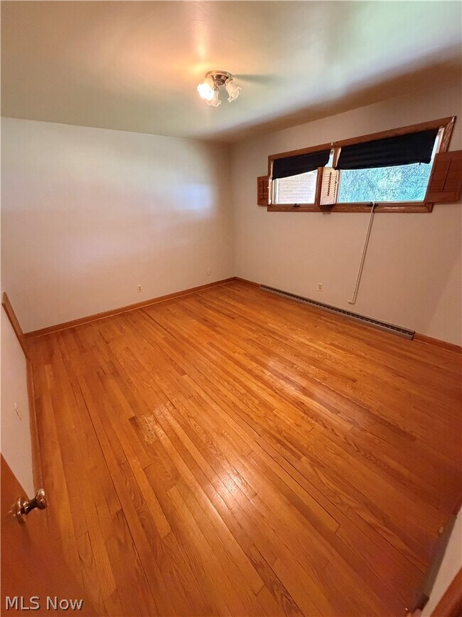 Building Photo - 32 Orchard Dr