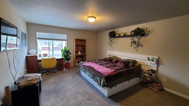 Building Photo - 608 Stonebridge Drive