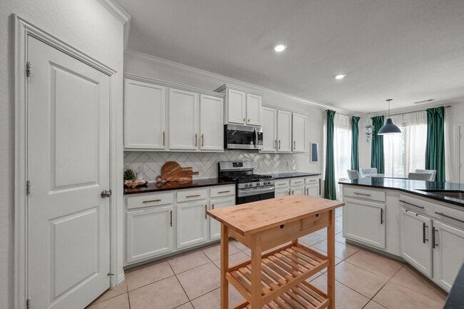 Building Photo - 508 Loft Ct