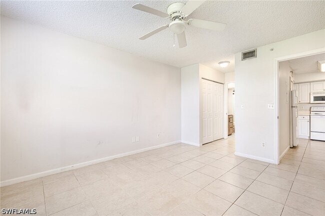 Building Photo - 1265 Wildwood Lakes Blvd