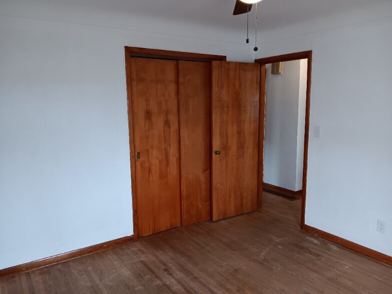 Building Photo - 640 N Summit St