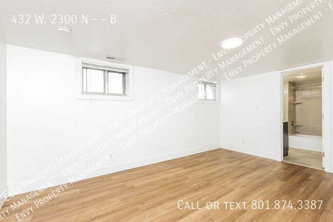 Building Photo - Modern 2 Bed, 1 Bath Pet-Friendly Home wit...