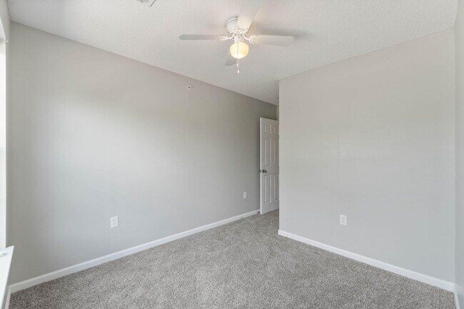 Building Photo - 183 Swaying Pine Ct