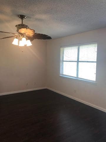 Building Photo - 504 Chinner St