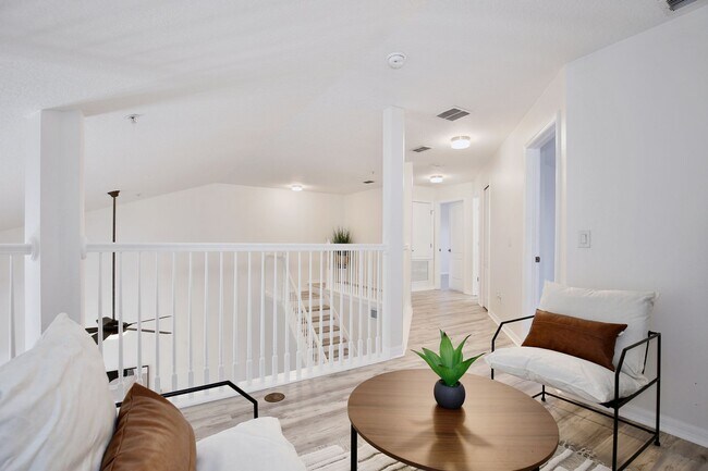 Building Photo - 696 Seabrook Ct