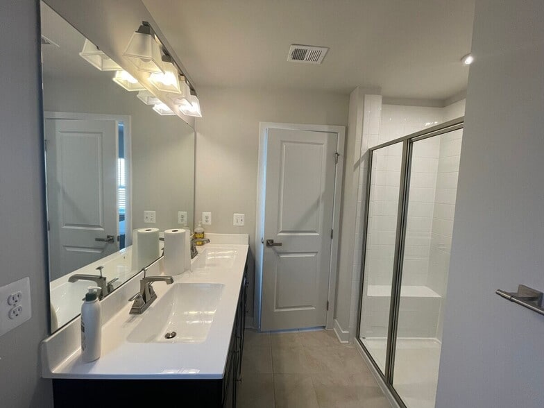 Building Photo - 2818 Arts Vista Blvd