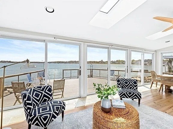 Building Photo - 30 Lighthouse Rd