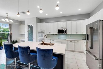 Building Photo - 19084 Skyridge Cir
