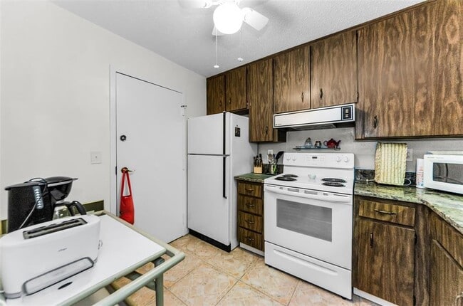 Building Photo - 2700 Bayshore Blvd