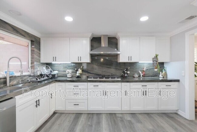 Building Photo - 25502 Jaclyn Ave