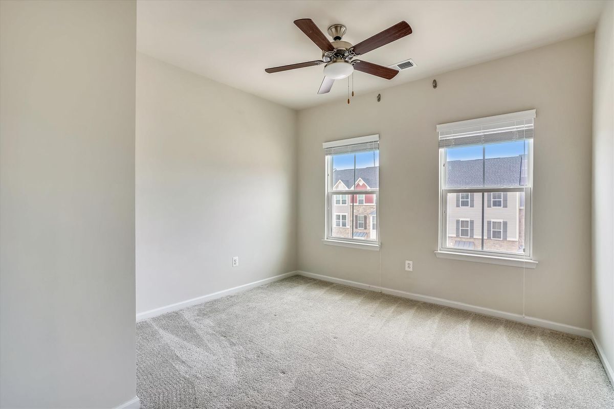 Building Photo - 8303 Encore Dr