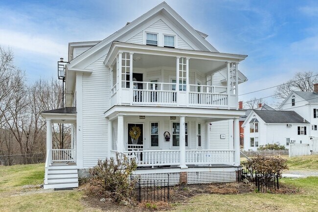 Building Photo - 6 Littleton Rd