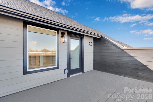 Building Photo - 113 Verbena St