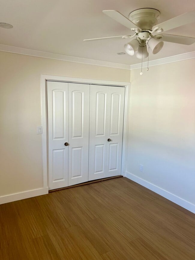 Building Photo - 2134 Wayside St