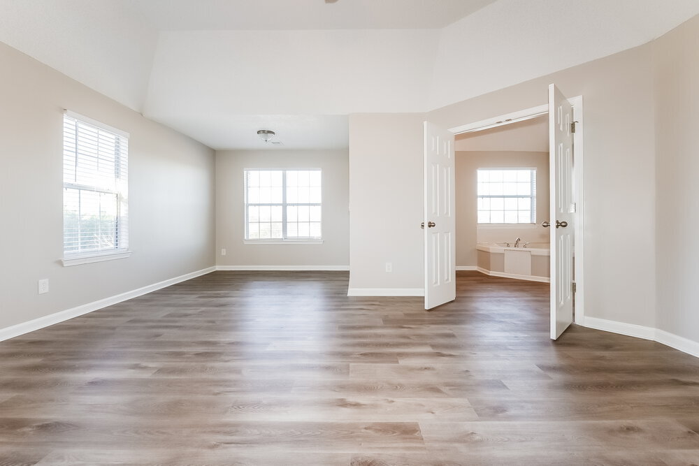 Building Photo - 3948 English Valley Dr