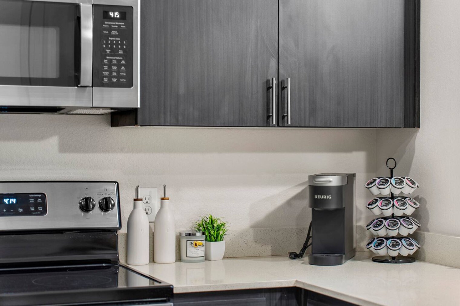 Building Photo - 711 W Broadway Rd