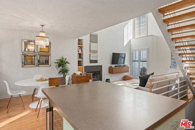 Building Photo - 843 17th St