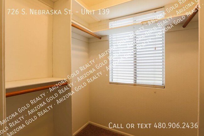 Building Photo - 726 S Nebraska St