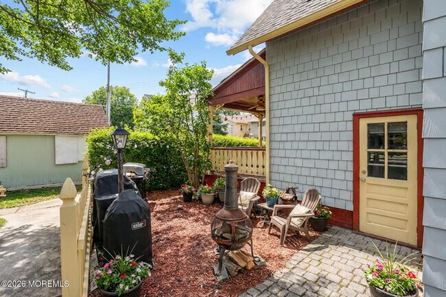 Building Photo - 64 Asbury Ave