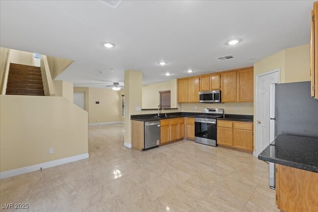 Building Photo - 4748 Golden Shimmer Ave