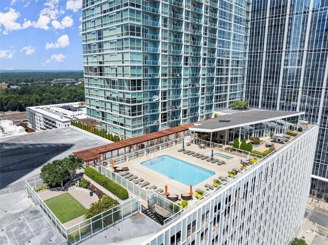 Building Photo - 10 Terminus Luxury 2 Bedroom Condo in Heart of Buckhead