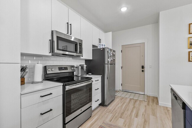 Building Photo - Modern 2 Bed/2 Bath Condo in Rexburg