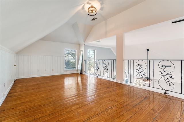 Building Photo - 2655 Lakeforest Ct