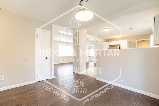 Building Photo - 837 Teffeteller Ln