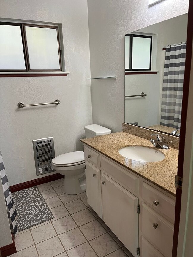 Building Photo - CHECK OUT THE VIEW!!!  Beautiful Home in t...