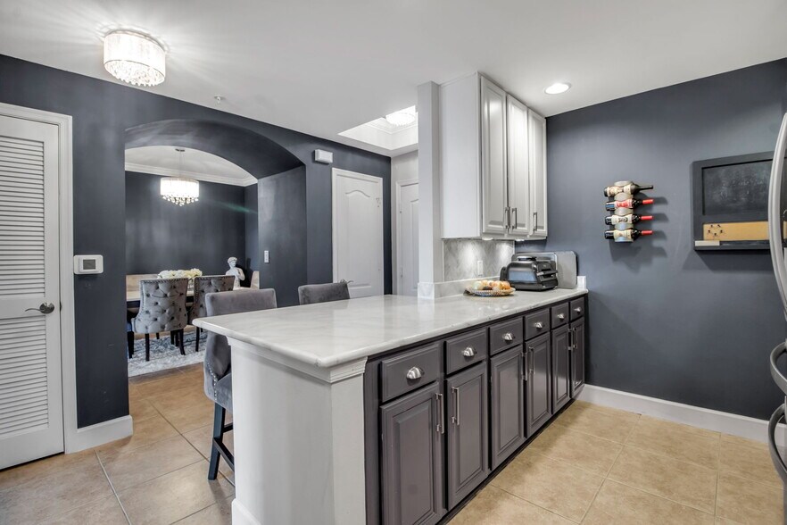 Building Photo - 808 3rd Ave W