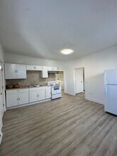 Building Photo - 172 Pearl St