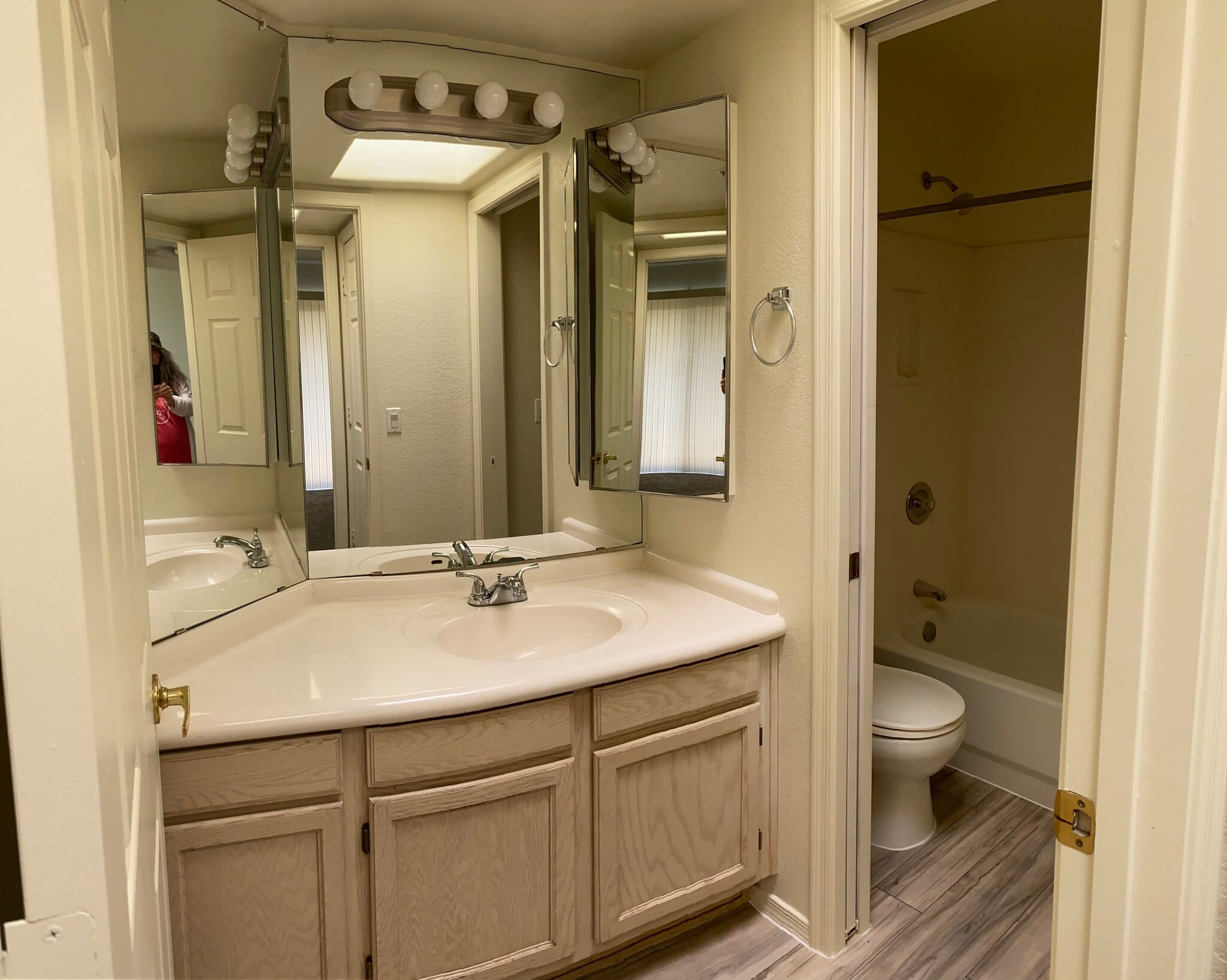 Roomy upstairs bath with skylight - 3030 N Hayden Rd