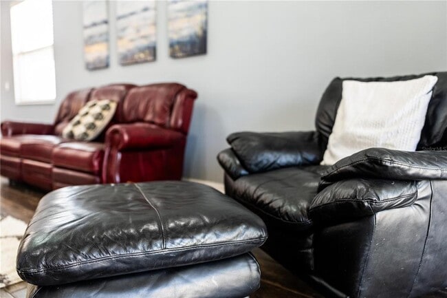 Building Photo - 5151 Ravena Ave E