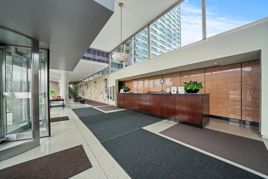 Building Photo - 3550 N Lake Shore Dr