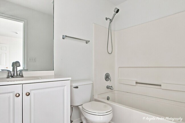 Building Photo - 376 N Patriot Dr