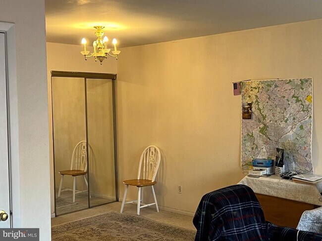 Building Photo - 809 Red Lion Rd