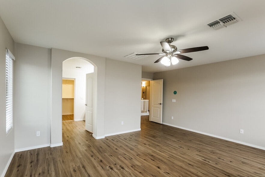 Building Photo - 2768 S 160th Ln