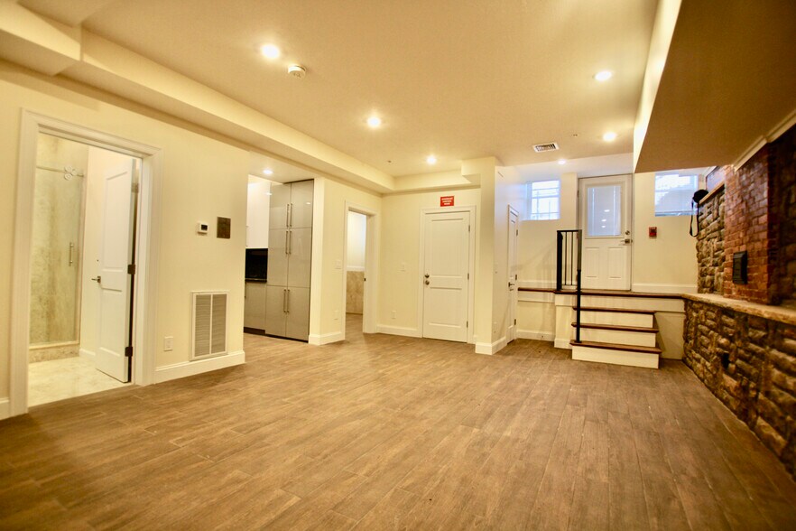 Building Photo - 1616 Beacon St