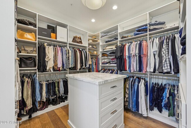 Building Photo - 9899 N 79th Way