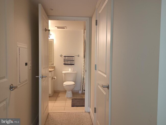 Building Photo - 11800 Sunset Hills Rd