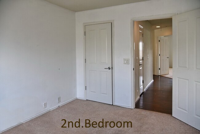 Building Photo - 13600 Breton Ridge St