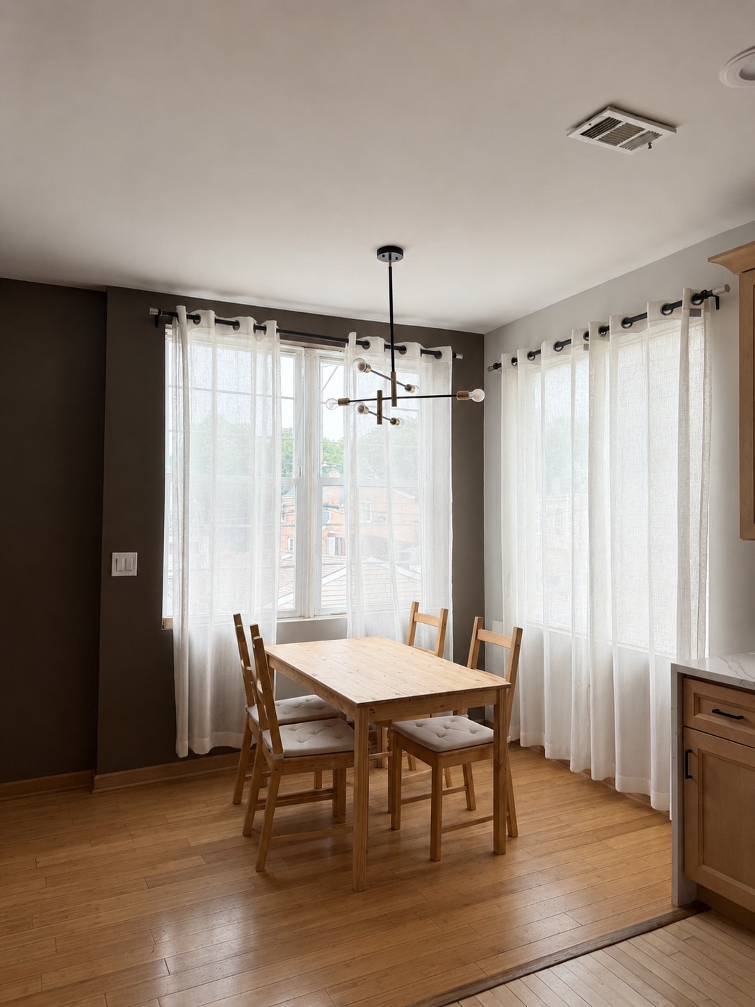Kitchen - 2nd floor - 2822 W 40th St