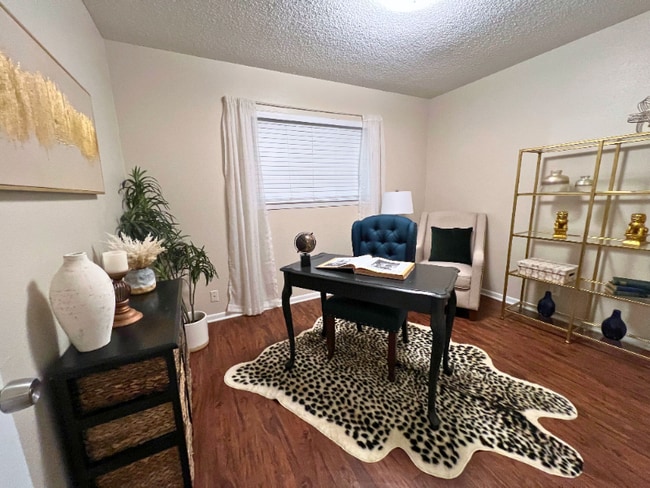 Building Photo - 604 Meadow Lark Ave