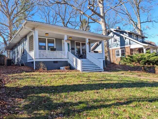Building Photo - West Asheville Cottage-Long Term Rental