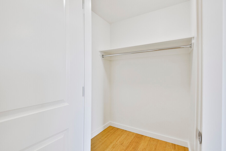 Building Photo - 67 Parkridge Dr